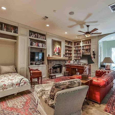 Artist'S Library With A Private Swimming Pool Apartment Houston Exterior photo