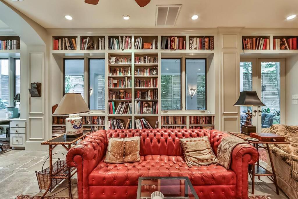 Artist'S Library With A Private Swimming Pool Apartment Houston Exterior photo
